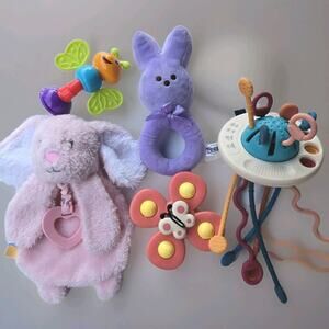 Infant toys Lot‎ of 5 Rattle, Lovey, Spinner and more